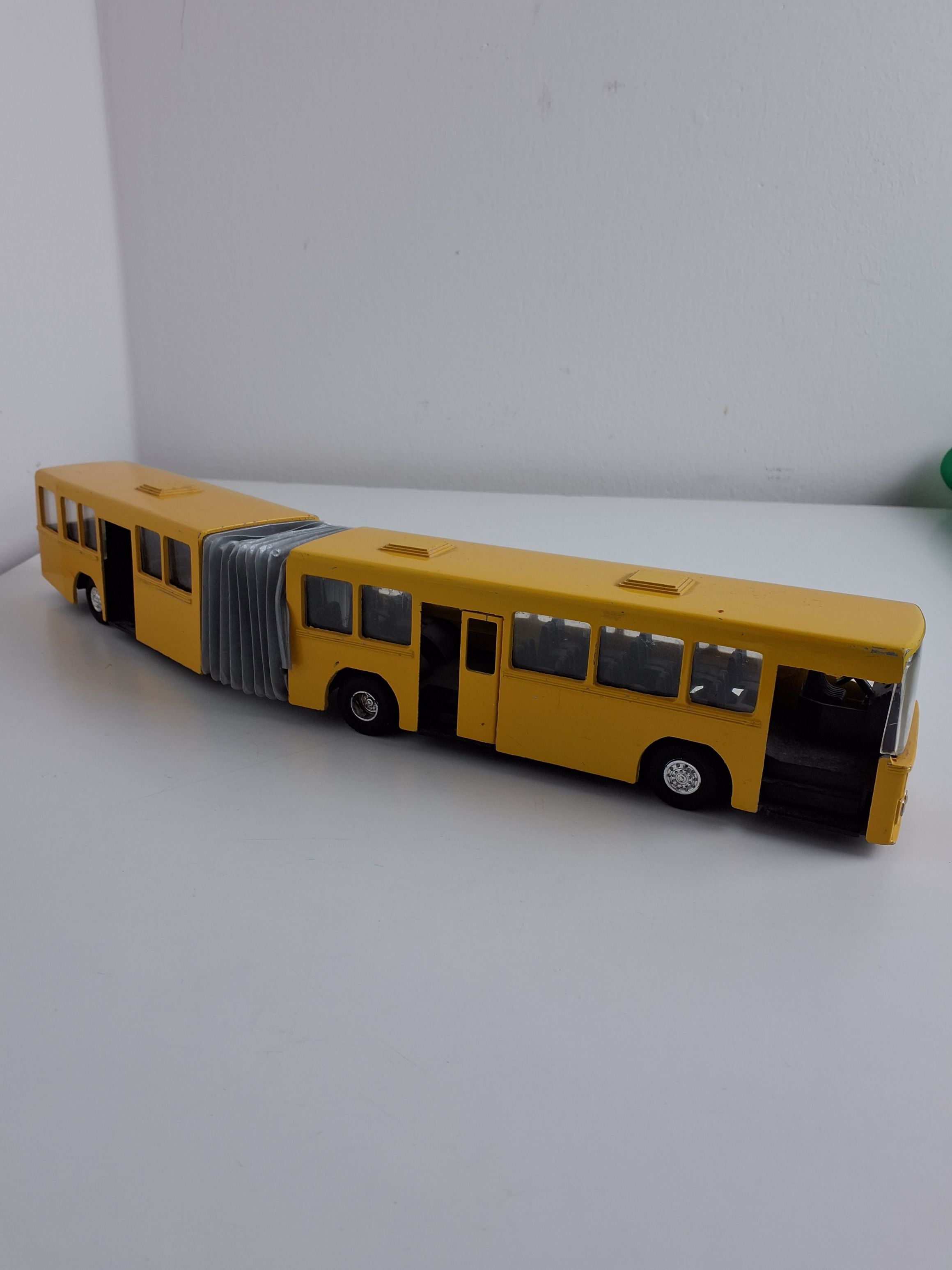 Modelbus Volvo B10M Obs
